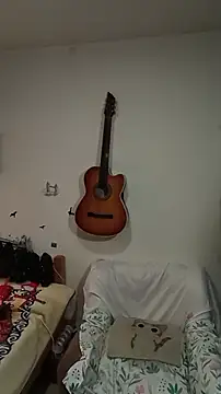 Emma Everett online show from 12-17-25, 01:05