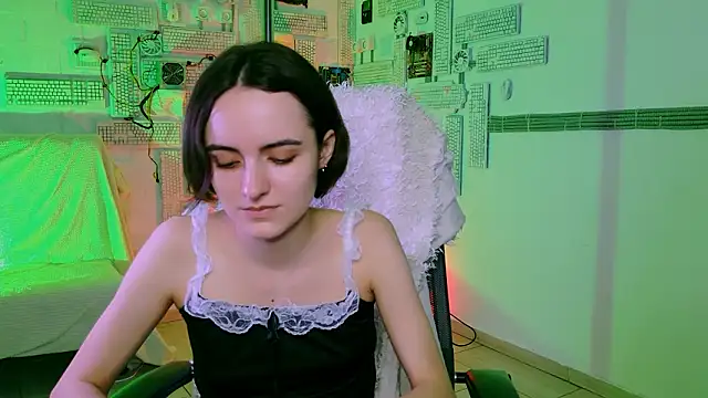 KateWillows online show from 02-11-26, 04:12