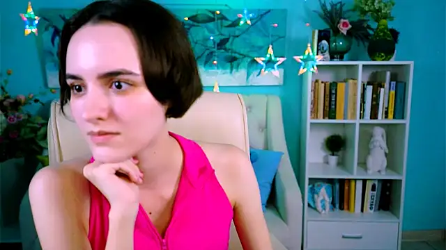 Snapshot of KateWillows chatting on 11-28-25, 12:38 KateWillows online show from 11-28-25, 12:38