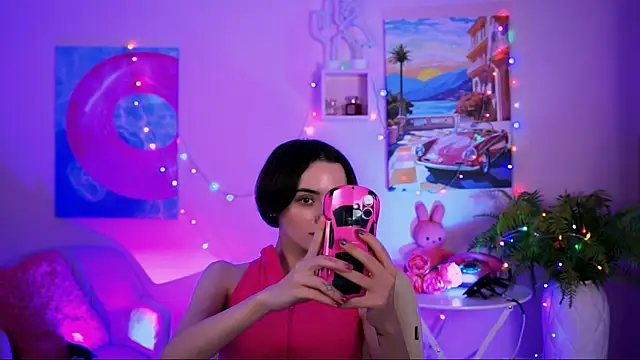 Snapshot of KateWillows chatting on 12-19-25, 04:16 KateWillows online show from 12-19-25, 04:16