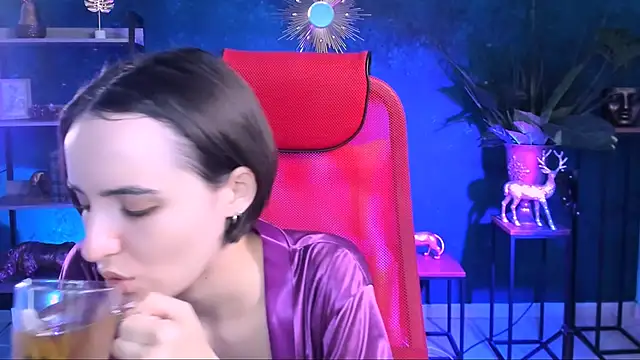 Snapshot of KateWillows chatting on 01-14-26, 05:00 KateWillows online show from 01-14-26, 05:00