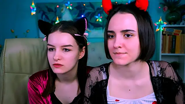 KateWillows online show from 04-11-26, 04:31