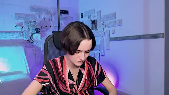 Snapshot of KateWillows chatting on 12-03-25, 12:15 KateWillows online show from 12-03-25, 12:15