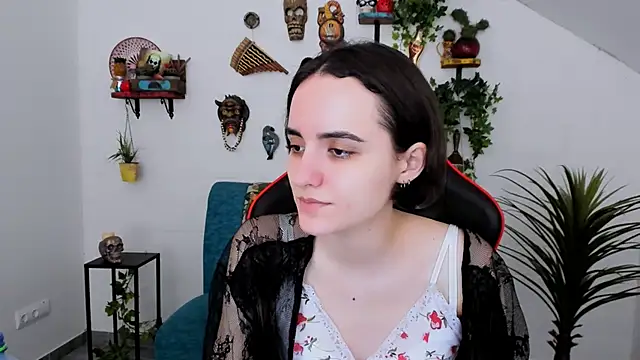 KateWillows online show from 03-12-26, 04:51