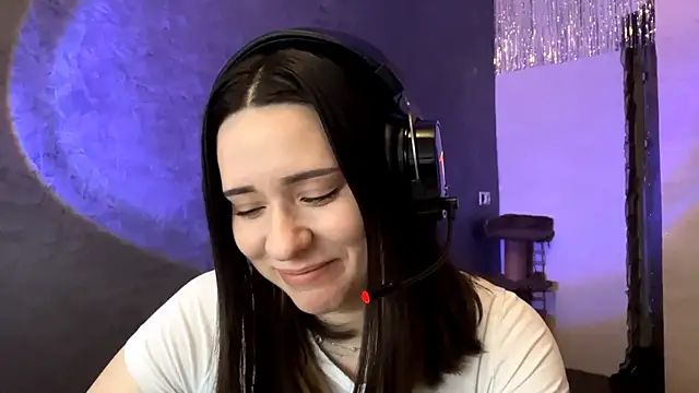 AngeliqueSulima online show from 12-16-25, 07:12