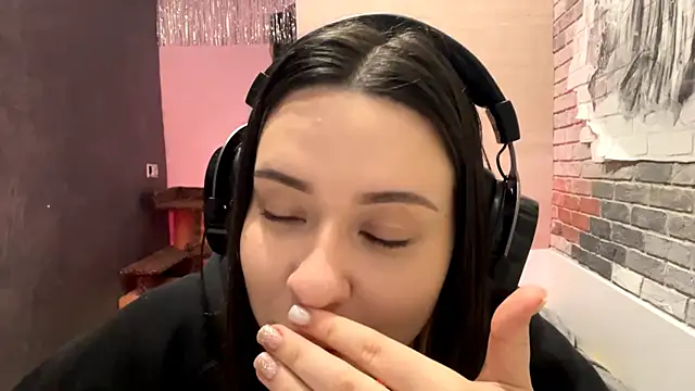 AngeliqueSulima online show from 12-20-25, 02:20