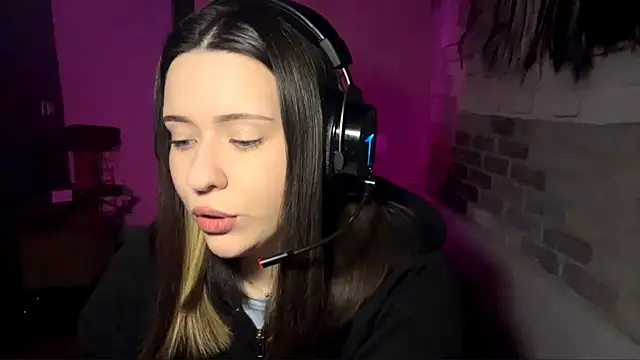 AngeliqueSulima online show from 12-21-25, 03:36