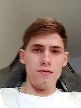 Snapshot of FreeRich chatting on 11-30-25, 04:24 FreeRich online show from 11-30-25, 04:24