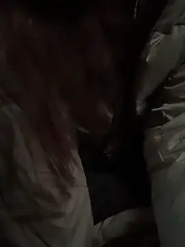 Snapshot of ZaraHill chatting on 12-18-25, 02:49 ZaraHill online show from 12-18-25, 02:49