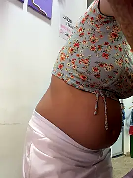 Snapshot of burbujavega chatting on 11-28-25, 03:23 burbujavega online show from 11-28-25, 03:23