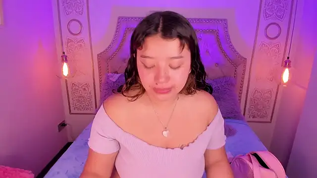 Snapshot of honny_blaice chatting on 12-18-25, 02:54 honny blaice online show from 12-18-25, 02:54