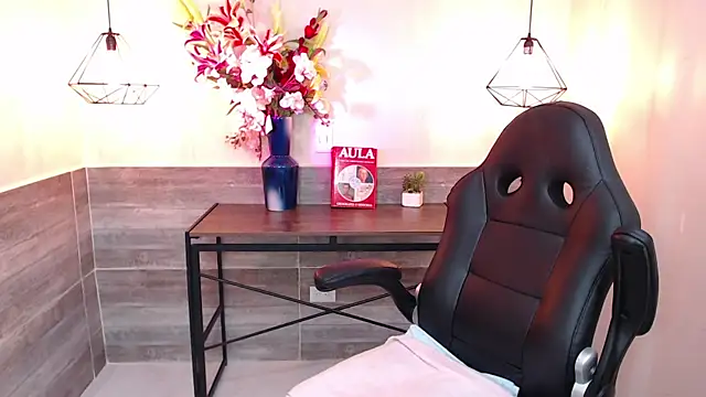 MarianaMontezz online show from 02-05-26, 12:01