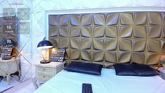 MarianaMontezz online show from 12-14-25, 12:00