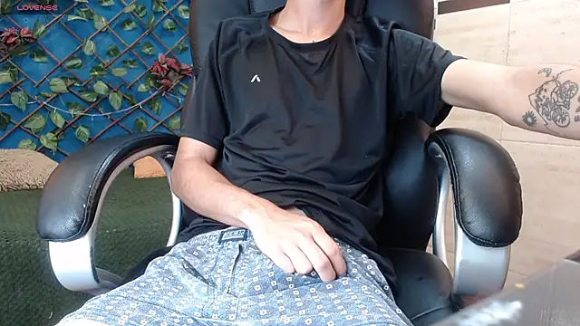 Snapshot of LucassSmith11 chatting on 01-14-26, 11:58 LucassSmith11 online show from 01-14-26, 11:58