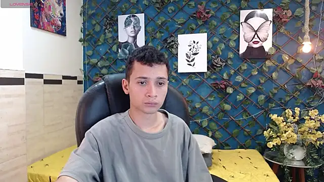 LucassSmith11 online show from 06-18-26, 08:47