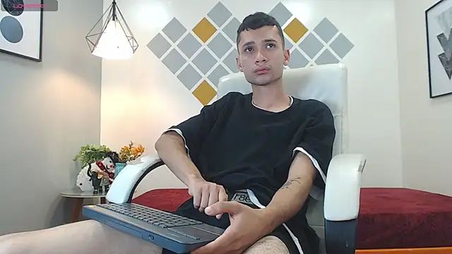 LucassSmith11 online show from 01-19-26, 12:20