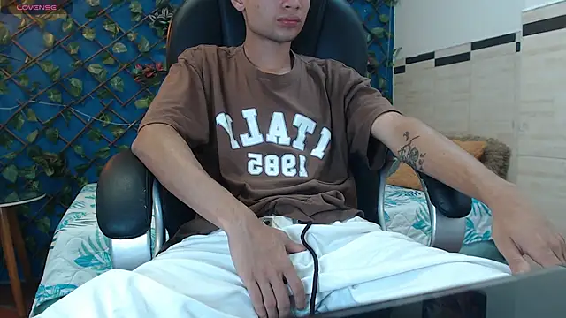 LucassSmith11 online show from 04-09-26, 08:48