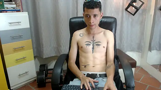 LucassSmith11 online show from 05-17-26, 01:05
