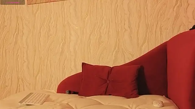 Snapshot of OliviaMazee chatting on 02-06-26, 08:49 OliviaMazee online show from 02-06-26, 08:49