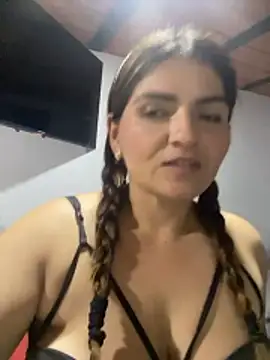 RosaliaVicky online show from 01-11-26, 01:34