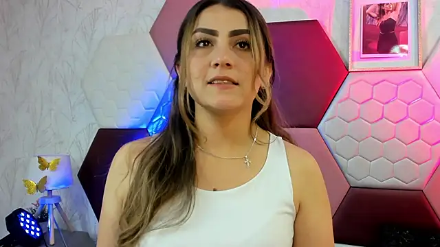 AriaRous online show from 05-04-26, 02:42