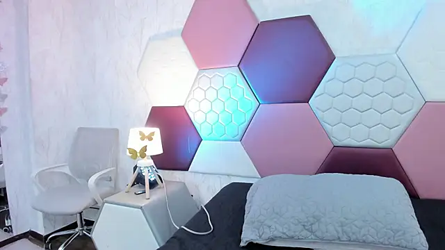 AriaRous online show from 06-06-26, 02:00