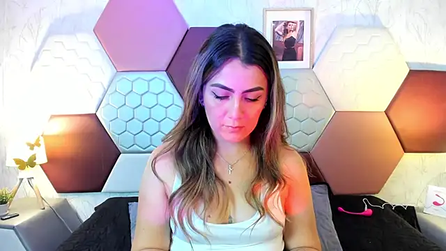 AriaRous online show from 04-14-26, 03:50