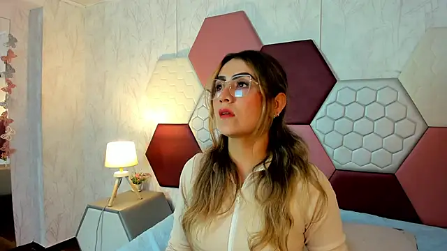 Snapshot of AriaRous chatting on 02-12-26, 04:07 AriaRous online show from 02-12-26, 04:07