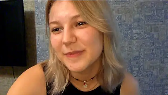 Snapshot of ShinyJules chatting on 11-29-25, 02:39 ShinyJules online show from 11-29-25, 02:39