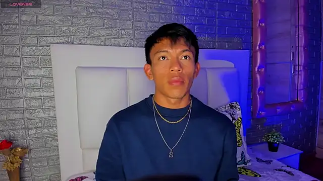 Snapshot of santinaughty chatting on 01-10-26, 03:35 santinaughty online show from 01-10-26, 03:35