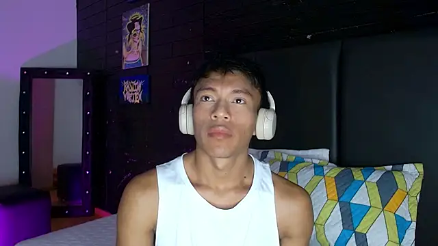 Snapshot of santinaughty chatting on 01-07-26, 09:20 santinaughty online show from 01-07-26, 09:20