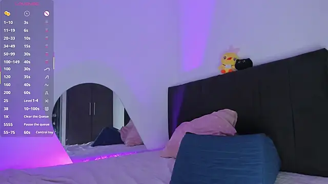 santinaughty online show from 03-22-26, 04:27