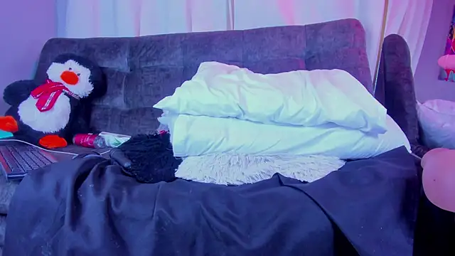 BonnieRitz online show from 11-30-25, 12:50