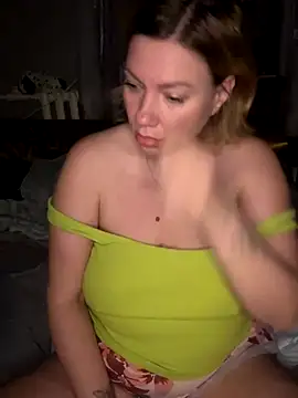 Snapshot of Lola_kiss_me chatting on 11-29-25, 10:54 Lola kiss me online show from 11-29-25, 10:54