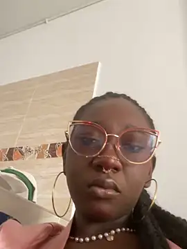 Snapshot of ZahhyGrey chatting on 06-07-26, 05:07 ZahhyGrey online show from 06-07-26, 05:07