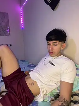 wil hot online show from 12-20-25, 04:10