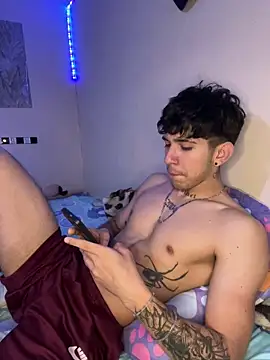 wil hot online show from 12-19-25, 03:47