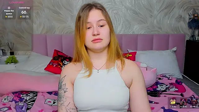 Snapshot of MilanaXHoney chatting on 12-19-25, 01:20 MilanaXHoney online show from 12-19-25, 01:20