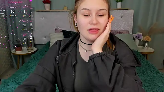 MilanaXHoney online show from 02-23-26, 01:07