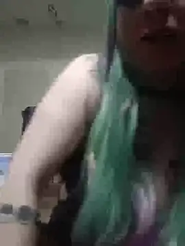 Snapshot of spunfoxxx chatting on 03-03-26, 06:04 spunfoxxx online show from 03-03-26, 06:04