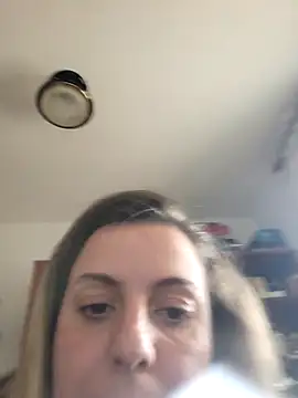 Sareyxon online show from 11-29-25, 12:49