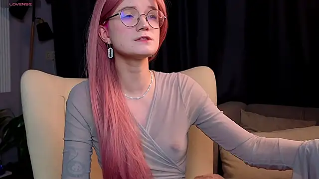 Snapshot of Kitty_smalltits chatting on 01-12-26, 04:08 Kitty smalltits online show from 01-12-26, 04:08