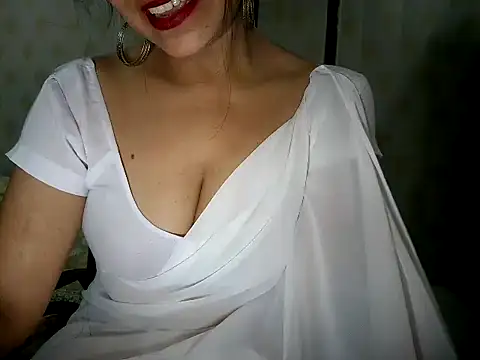 Hotronita123 online show from 06-05-26, 05:29