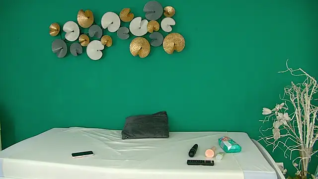 RoxanneJoy online show from 05-17-26, 04:12