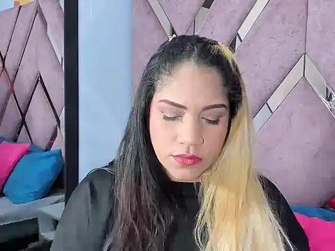 Faehlis   online show from 12-22-25, 04:23