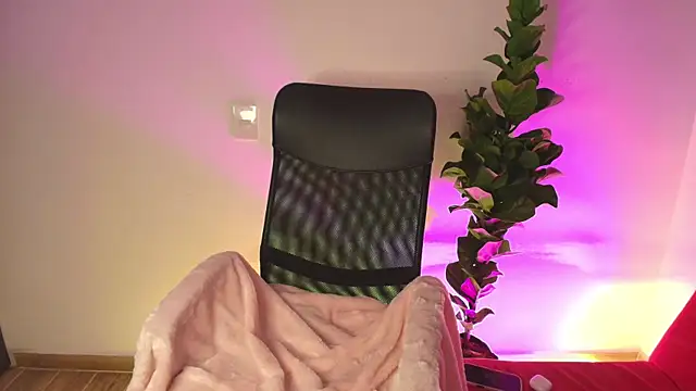 Julieta-8 online show from 12-20-25, 03:20