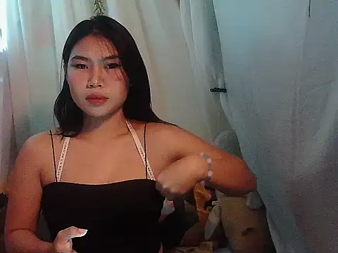 Snapshot of Allysonxx05 chatting on 02-06-26, 03:13 Allysonxx05 online show from 02-06-26, 03:13