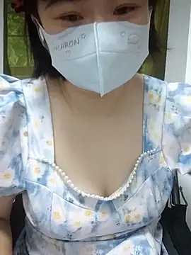 Snapshot of miniiceyya chatting on 02-05-26, 04:14 miniiceyya online show from 02-05-26, 04:14