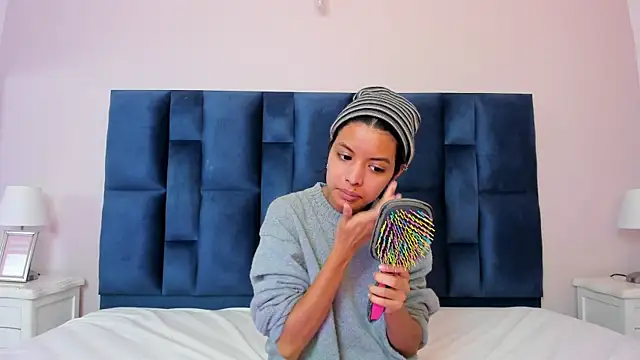 Snapshot of GrishaMochka chatting on 12-05-25, 12:37 GrishaMochka online show from 12-05-25, 12:37