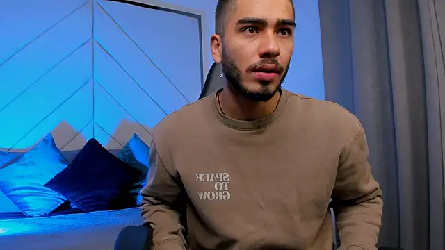 Franco banderas online show from 01-14-26, 02:31